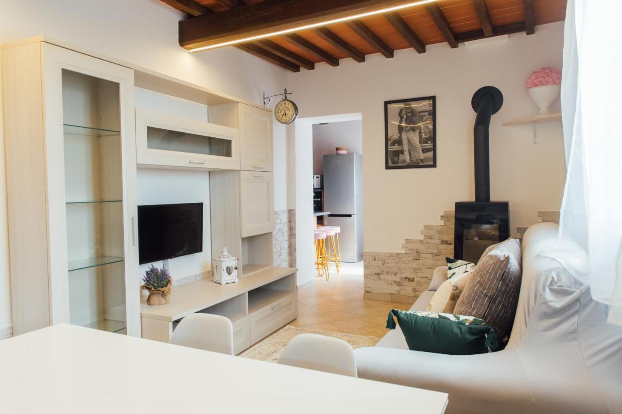 Country Chic Pistoia-Casa In Campagna Giardino, Parking Exteriör bild